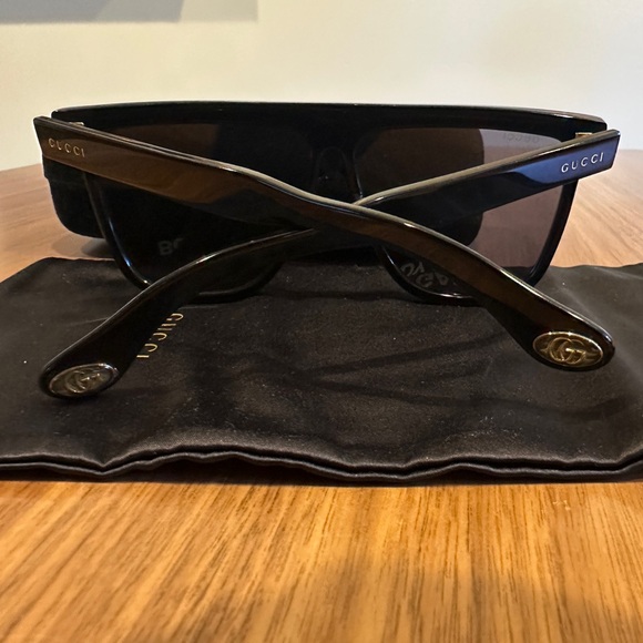 GUCCI SUNGLASSES - Picture 4 of 6